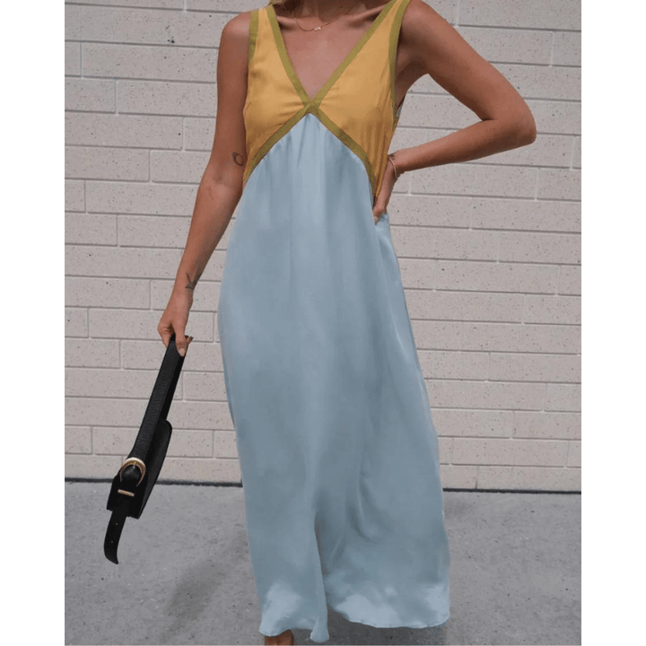 RENATA | Elegant V-Neck Dress for Any Occasion